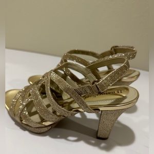 Naturalizer N5 Comfort Platform Sandals in Gold size 7.5 Wide